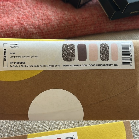 Stick on gel nail sets, NIB, set of two - Picture 3 of 3